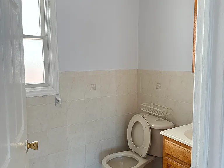 322 Baldwin Ave #3 — Photo 5
