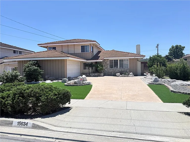 15634 La Subida Dr — Photo 1