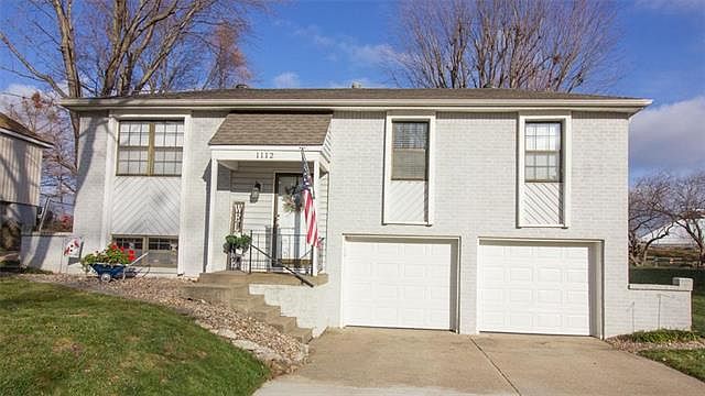 1st image of 1112 NW Oxford Ln