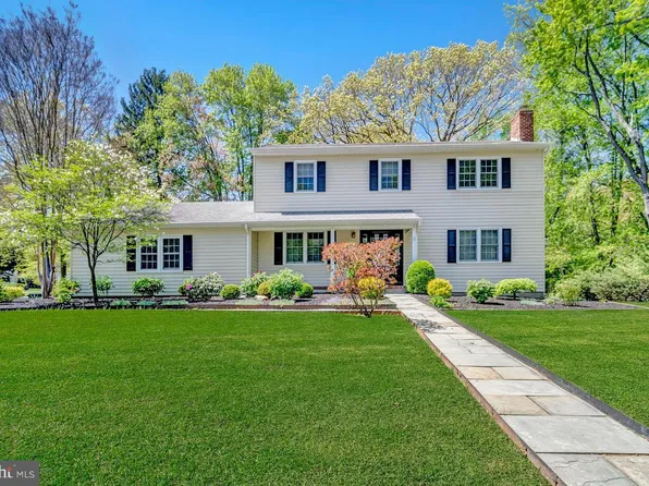 11 Monterey Dr, West Windsor, NJ 08550