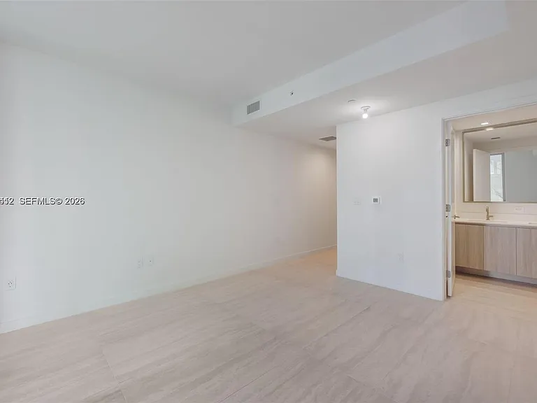 77 SE 5th St #1705 — Photo 9