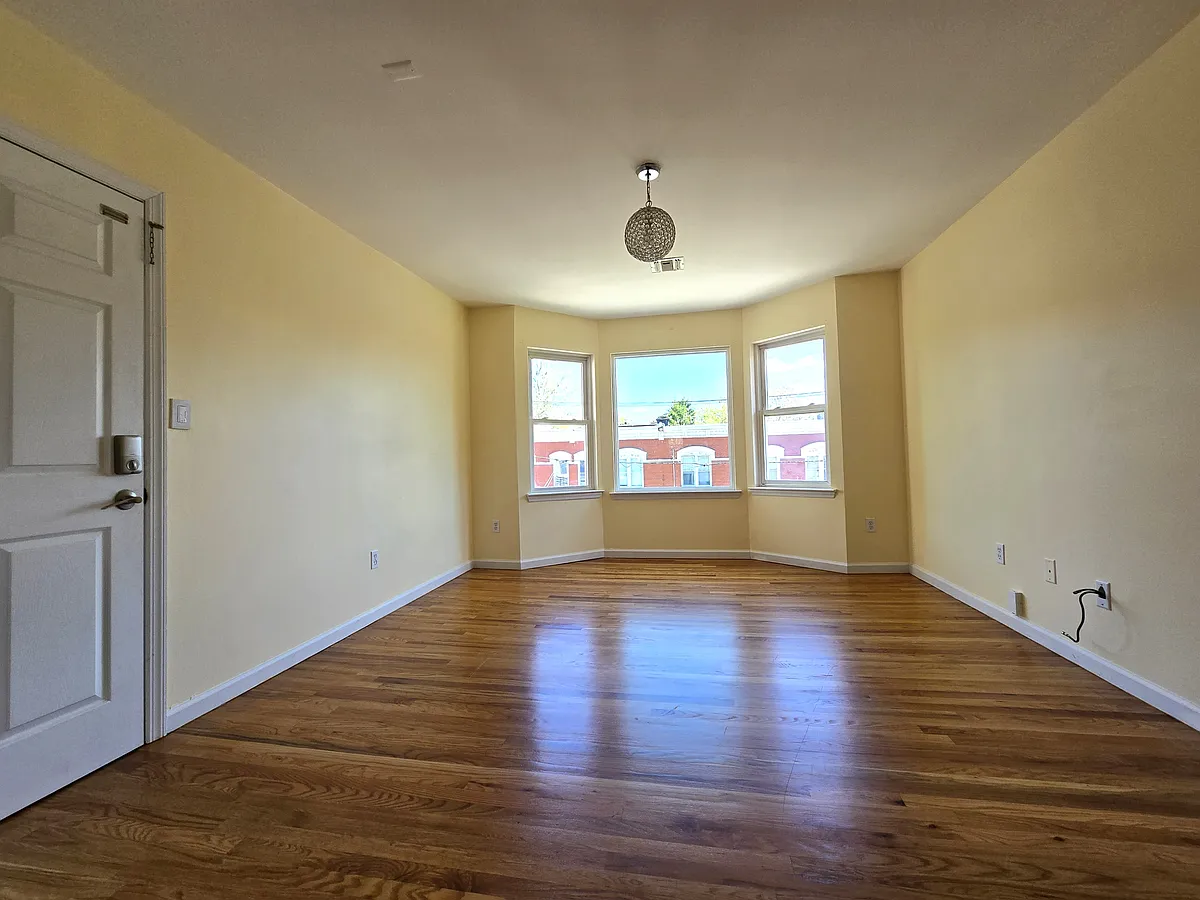 Building Photo - 22 Wakeman Ave #2