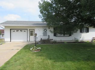 316 N Mill St, Decorah, IA 52101