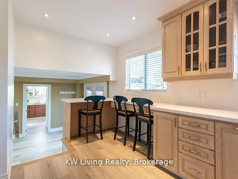 702 Lake Dr S — Photo 20
