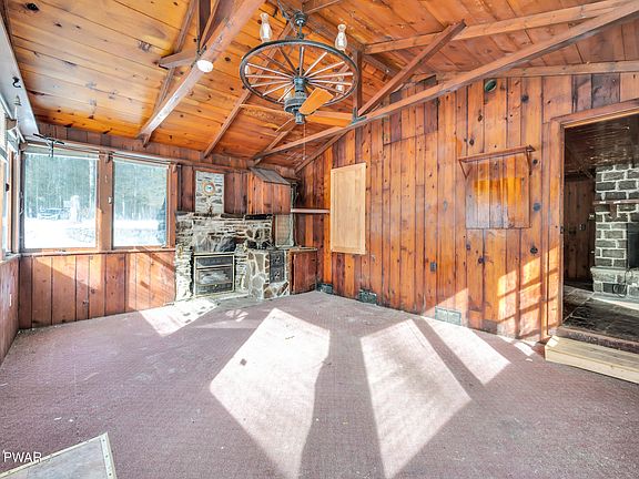 5th image of 3146 Bear Swamp Rd