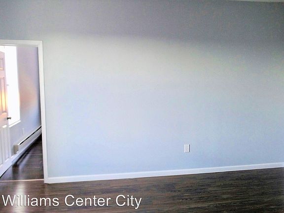 5th image of 1640 Wolf St Floor 2