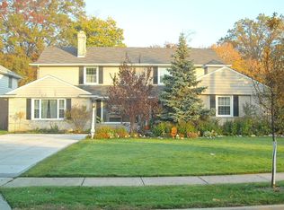 19961 Edgecliff Dr, Euclid, OH 44119