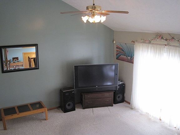 2nd image of 2518 Alberta Ave