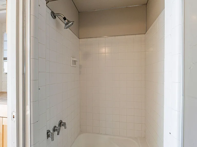 102 N Avenida Carolina — Photo 30