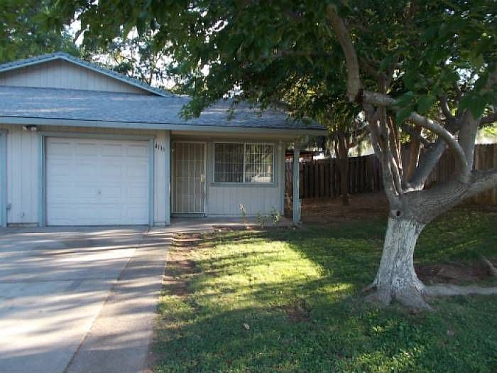Attached Garage