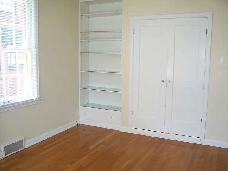 517 W 27th Ave — Photo 10