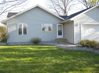 845 Saint Croix St, Prescott, WI 54021