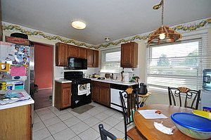 5th image of 589 Glen Flora Dr
