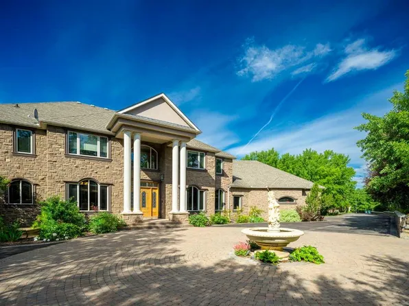 19 Spring Ridge Est, Rocky View County, AB T3Z 3M8