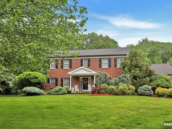 11 Katharina Pl, Township Of Washington, NJ 07676