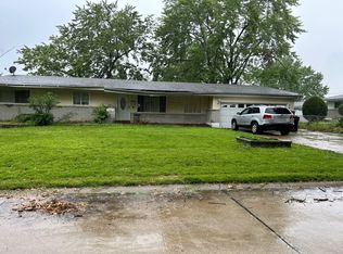 10801 Linnell Dr, Saint Louis, MO 63136