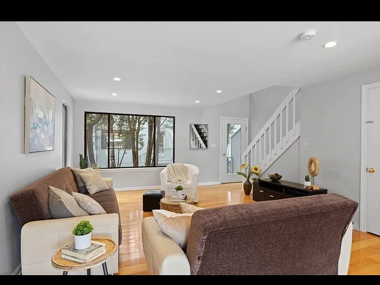 113 Brigham St #4D — Photo 7