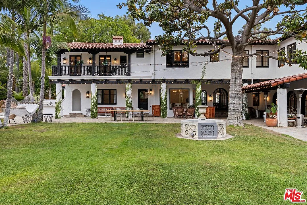 9 bed, 13.0 bath, 10000 sqft, $98,000 — Photo 3
