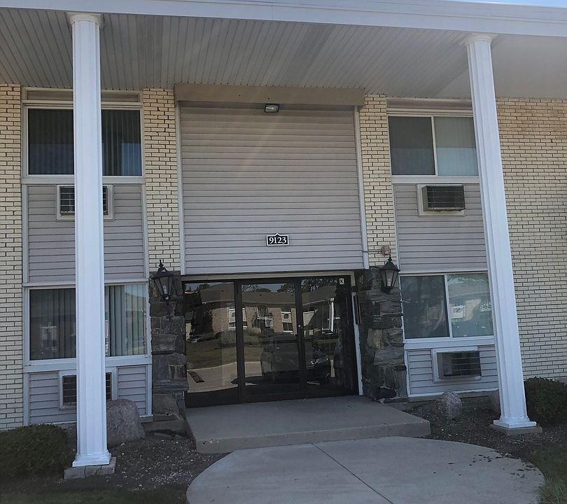 1st image of 9123 Stevenson Dr #2C