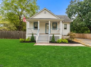 84 5th St, Flagtown, NJ 08821