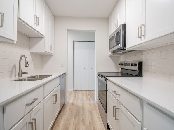 2450 Island Dr APT 104
