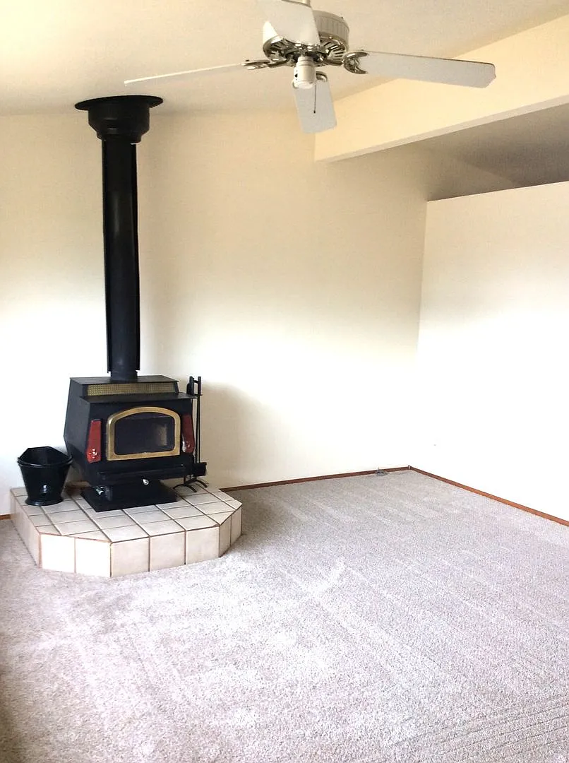 3 Bdrm/1 Bath Rambler With Partial Sound View! — Photo 3