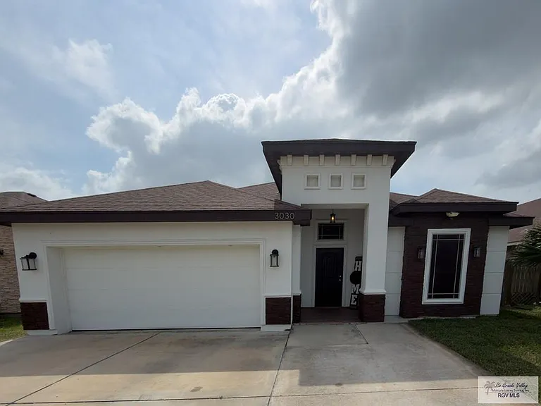 3030 Montevideo Dr — Photo 2