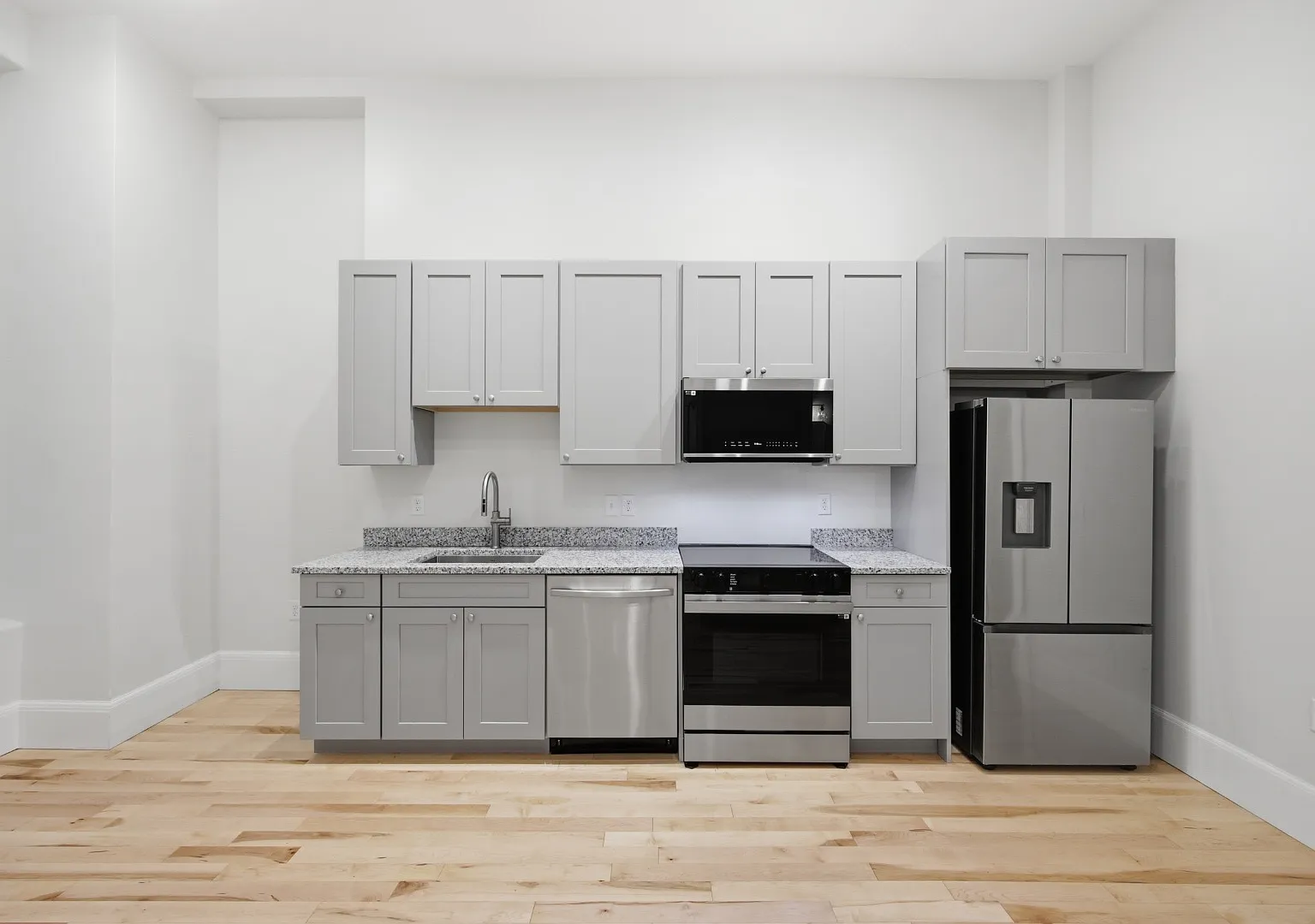130 Pearl St - 202 — Photo 2