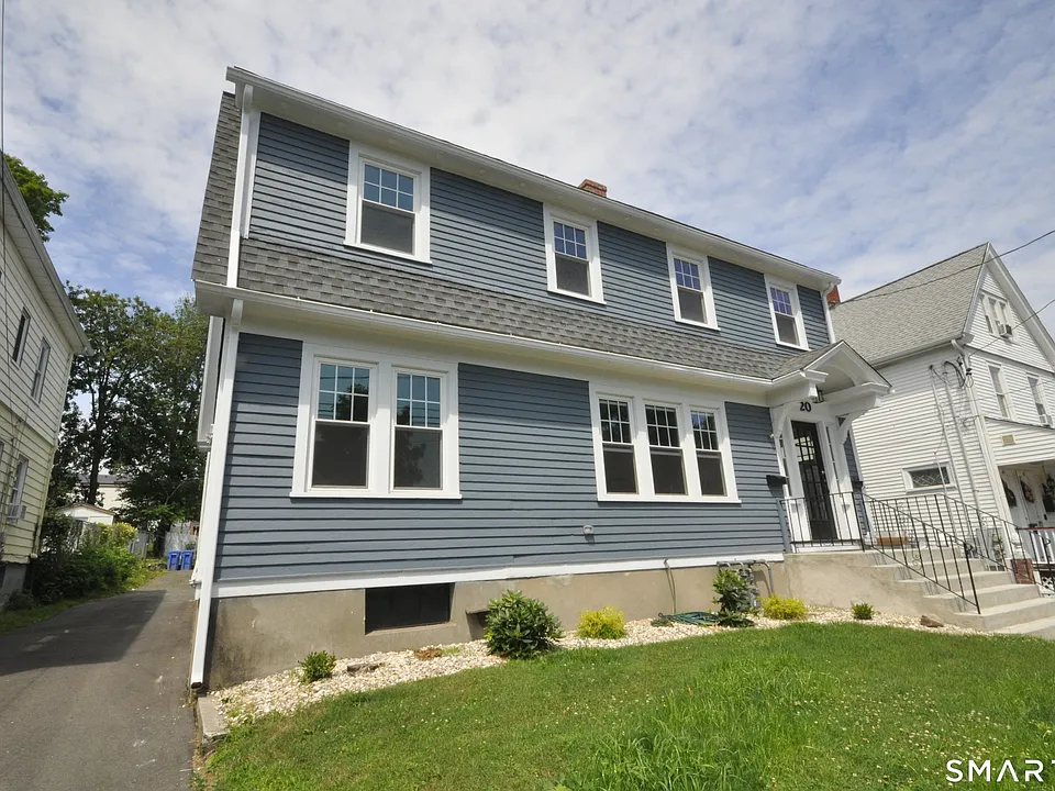 20 Mountain St