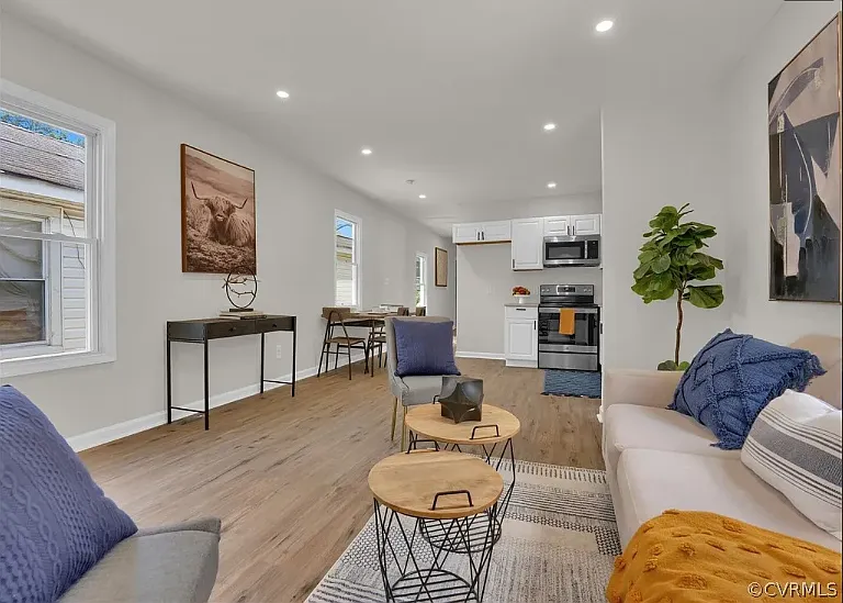 2 bed, 800 sqft, $1,400 — Photo 2