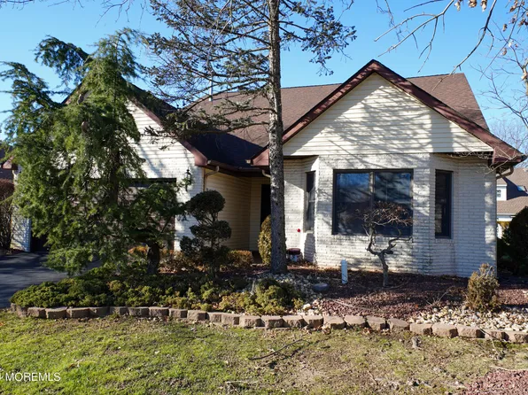 97 Clubhouse Lane, Marlboro, NJ 07746