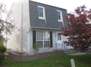 21 Hawthorn Ct, Fishkill, NY 12524