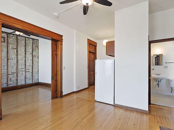 5th image of 2000 Park Ave S #301