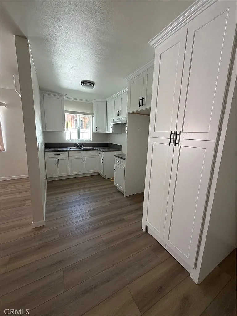 2 bed, 715 sqft, $2,650 — Photo 4
