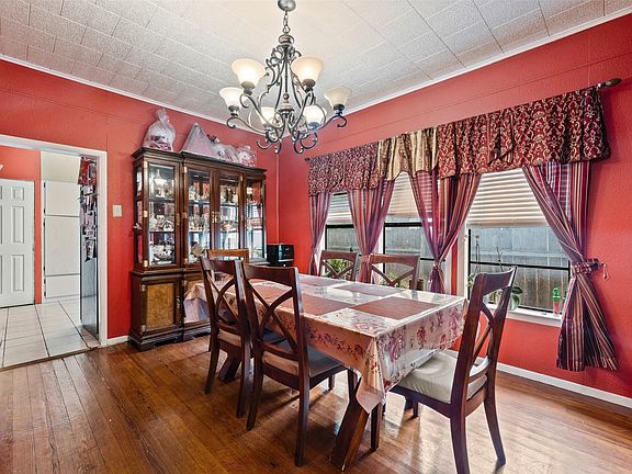 4th image of 1725 Summer Ave