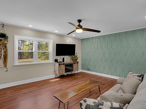 4th image of 2370 Old Douglass Rd