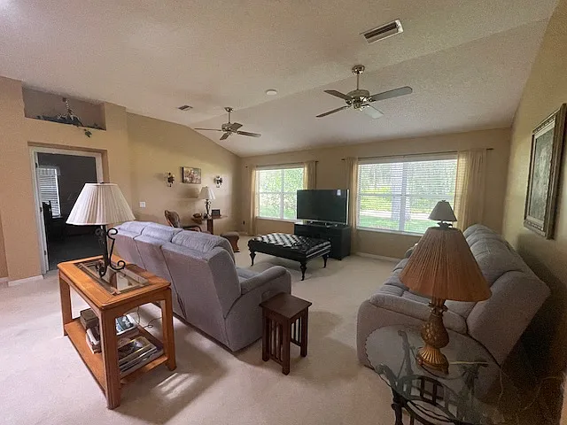 323 Chula Vista Ave — Photo 5