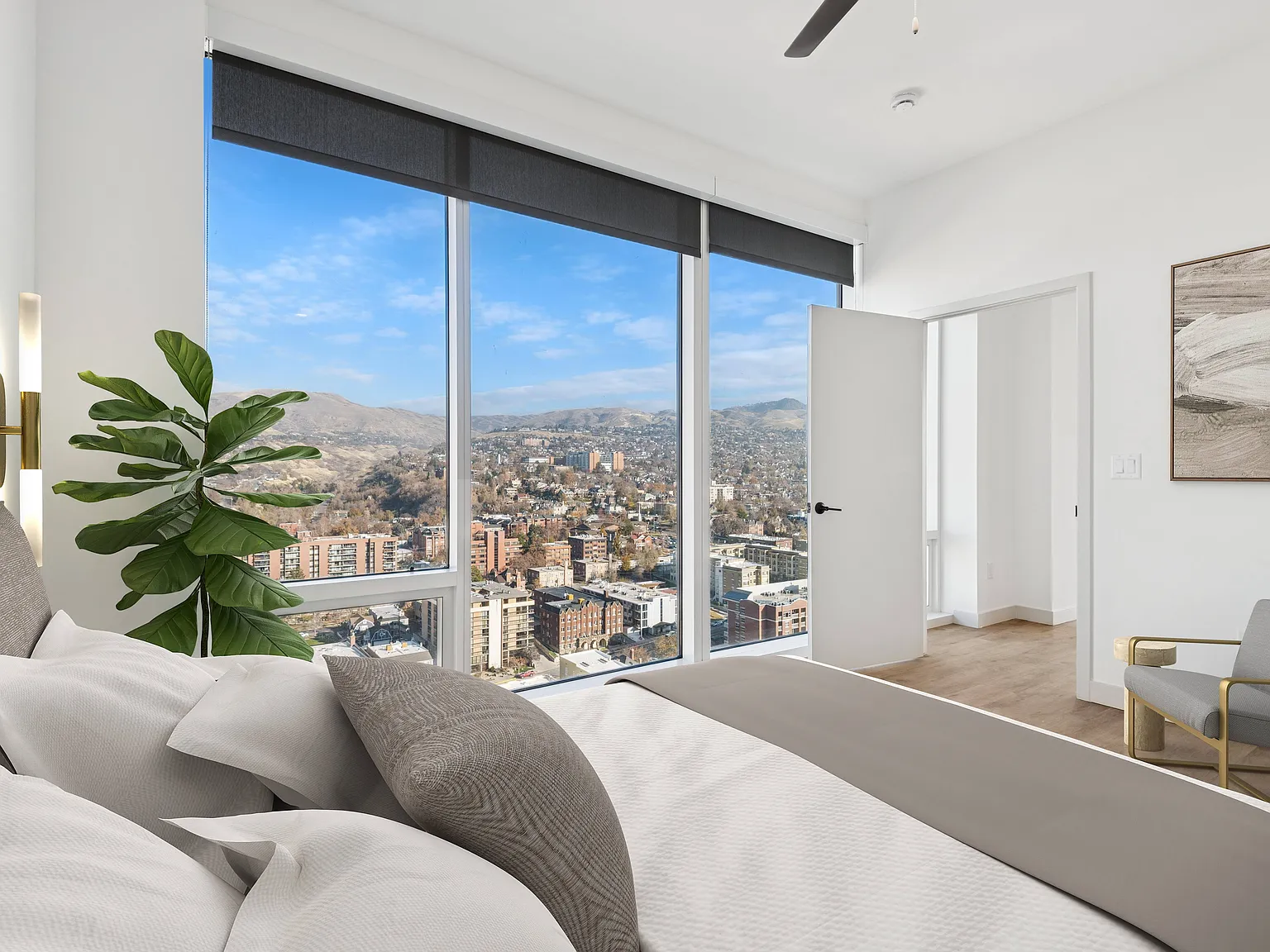 Seraph Luxury Downtown Apartments — Photo 4
