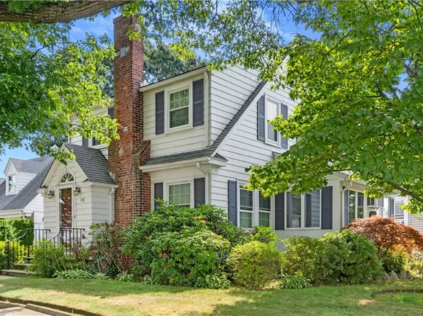 118 Crothers Ave, Cranston, RI 02910