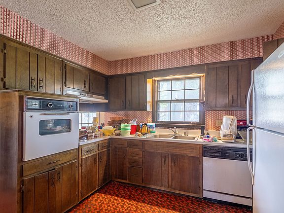 5th image of 409 Beechwood Ct