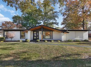 827 Woodruff Dr, Ballwin, MO