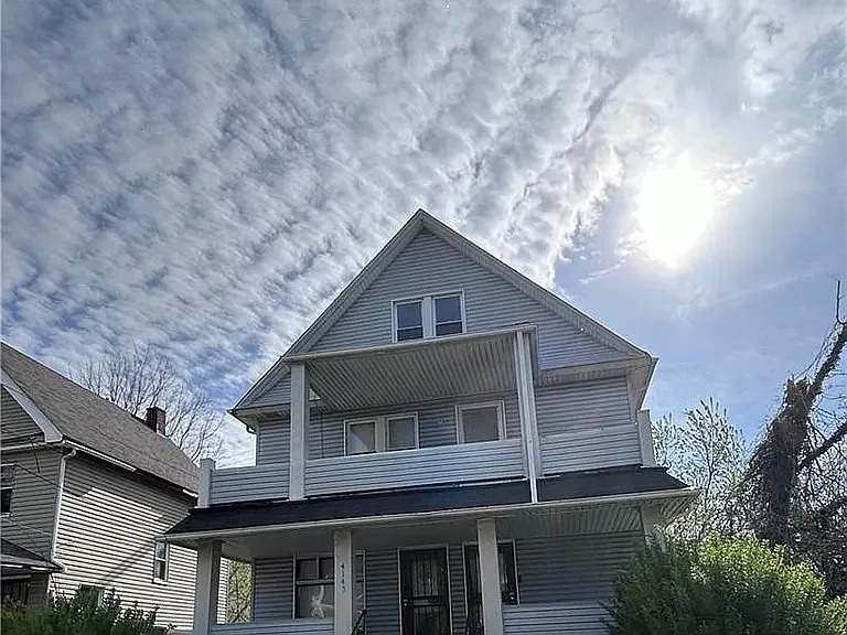 4145 E 100th St