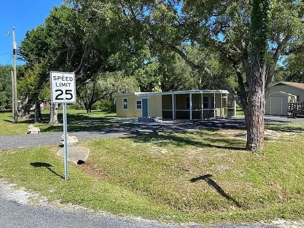 4999 Sears St, Fort Pierce, FL 34981