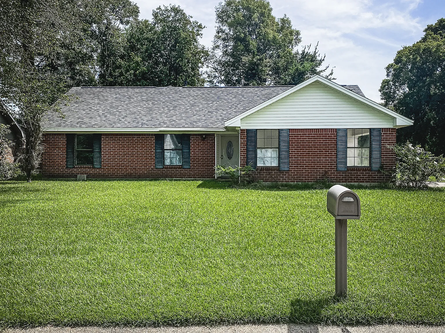 4 bed, 2109 sqft, $3,000 — Photo 1