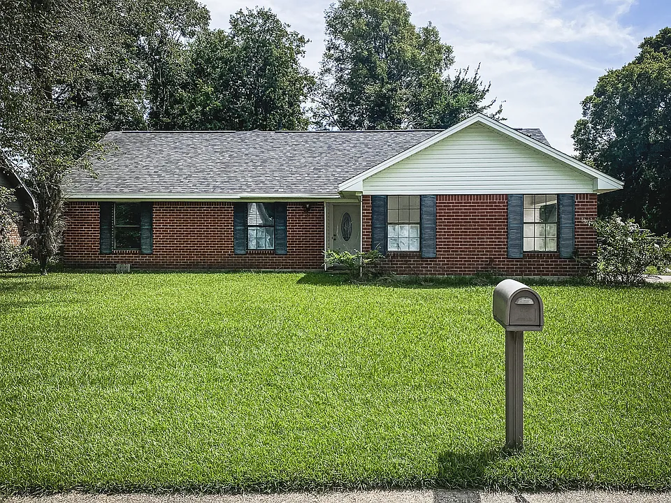 200 Timberwood Dr
