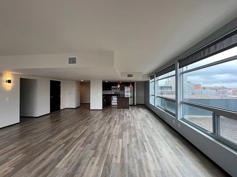 Galaxie High Rise Apartments — Photo 42