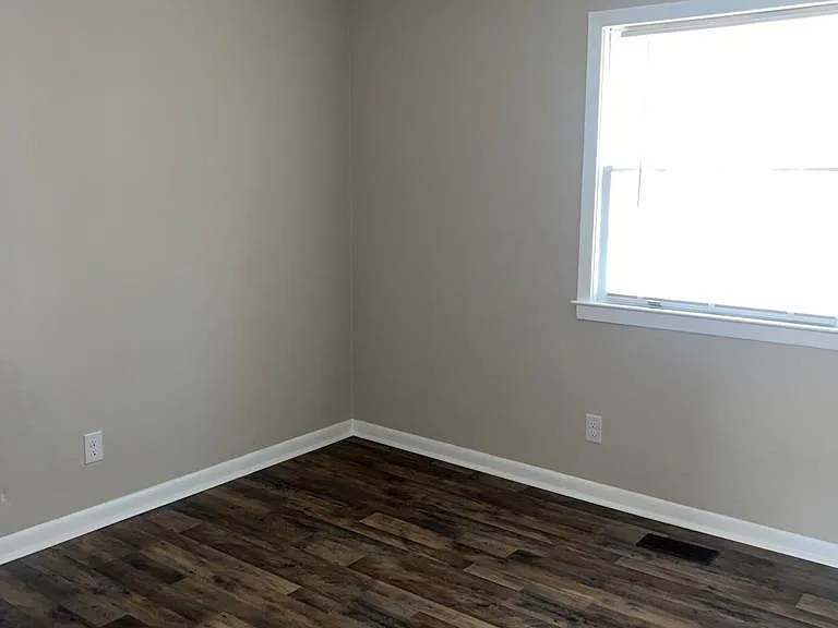 288 Lemont Dr — Photo 9