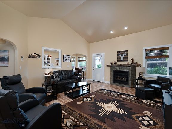 3rd image of 317 Sanders Ave