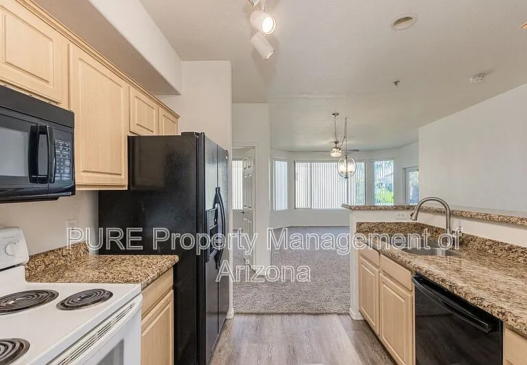 420 W 1st St #321 — Photo 8