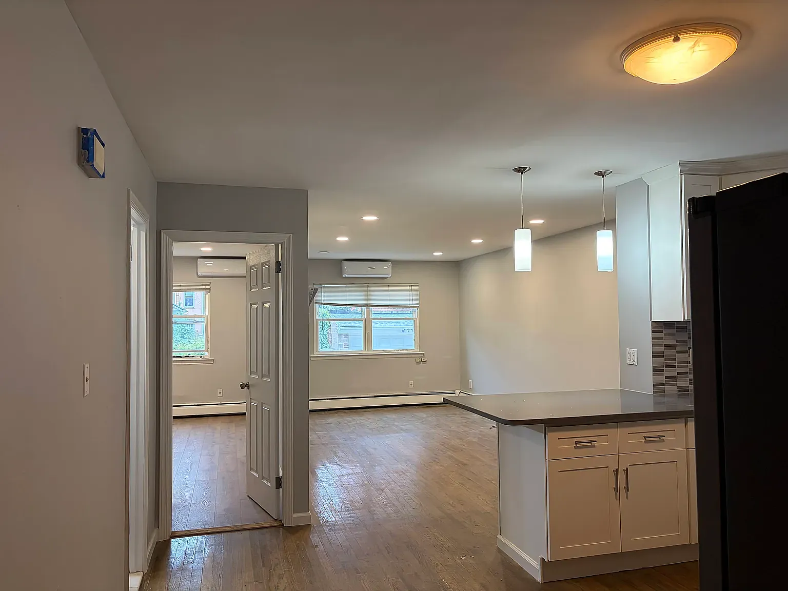 23-24 31st Drive — Photo 2